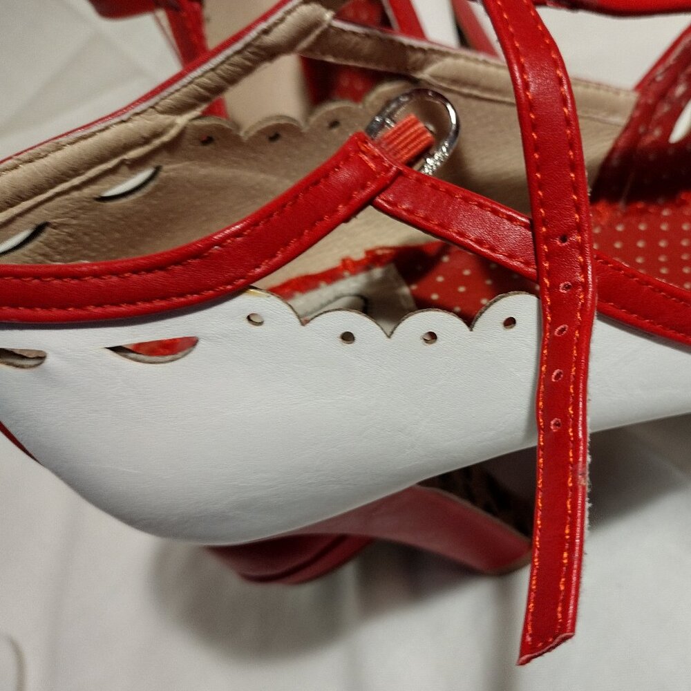 Ellie || 3.5" Bettie Page Holly Pump - White/Red - Picture 8 of 16